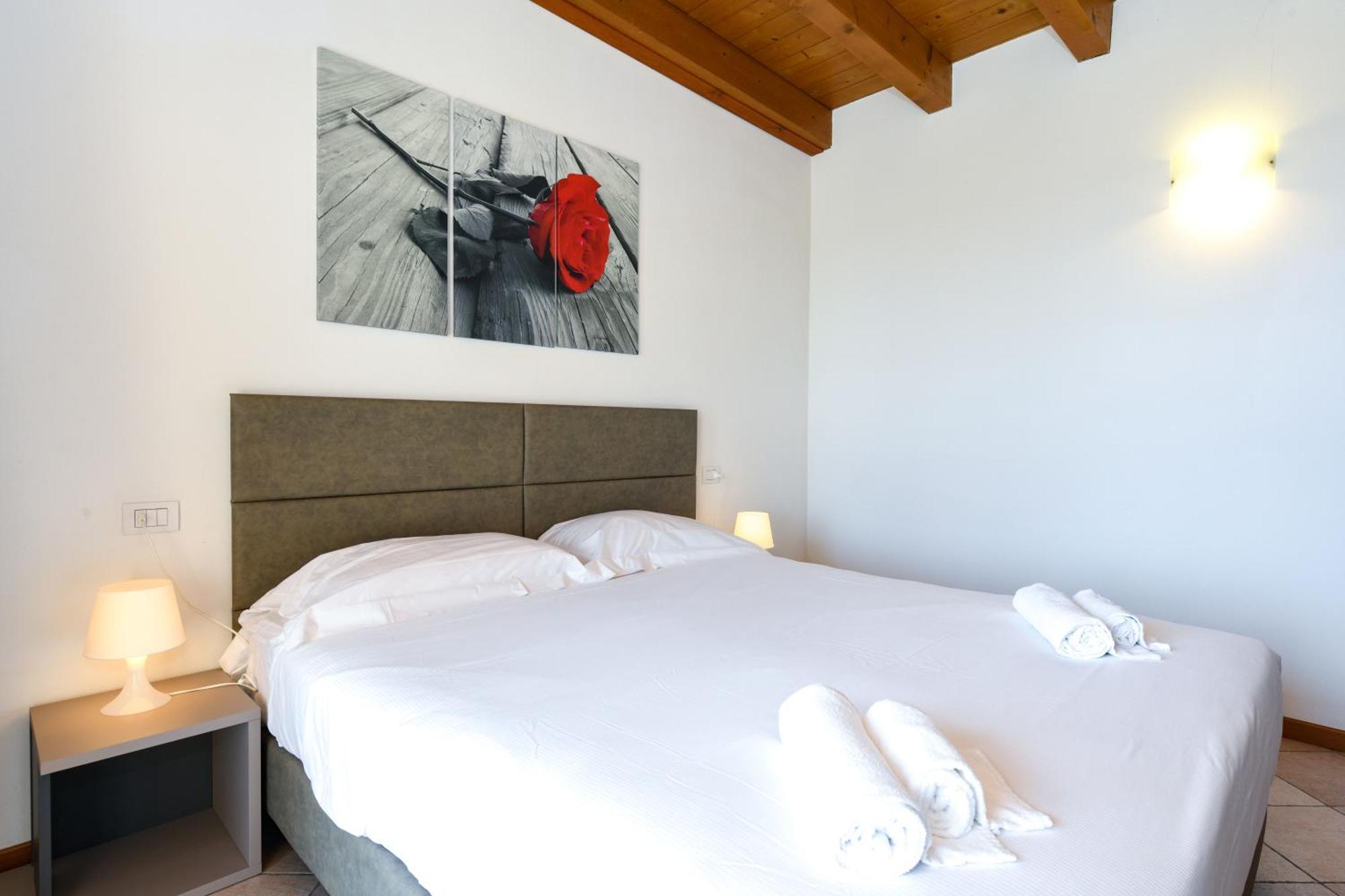 Relais Rosa Dei Venti -Ciao Vacanze- Moniga del Garda Rum bild